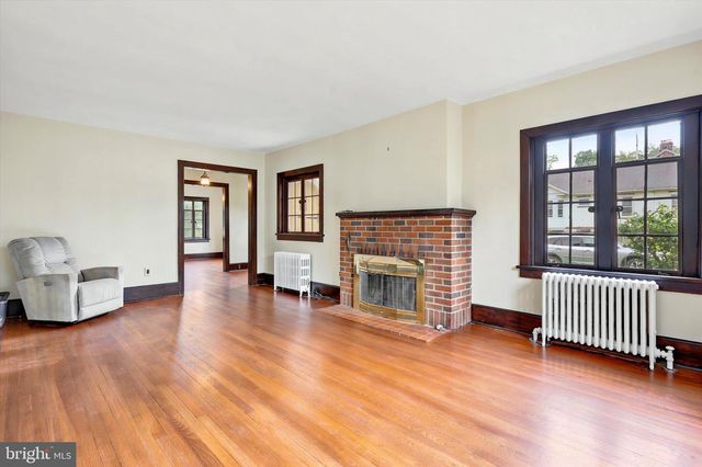 30 BARTRAM AVE, Mount Holly, NJ 08060