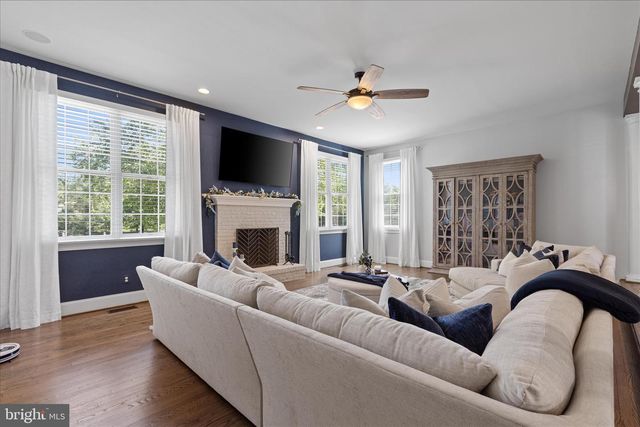 20014 BELMONT STATION DR, Ashburn, VA 20147