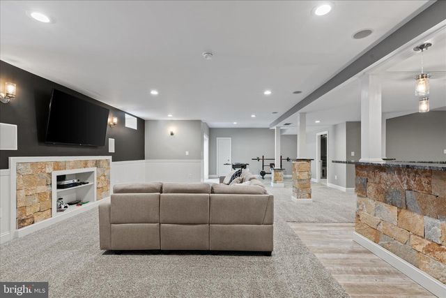 20014 BELMONT STATION DR, Ashburn, VA 20147