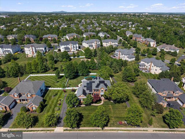 20014 BELMONT STATION DR, Ashburn, VA 20147