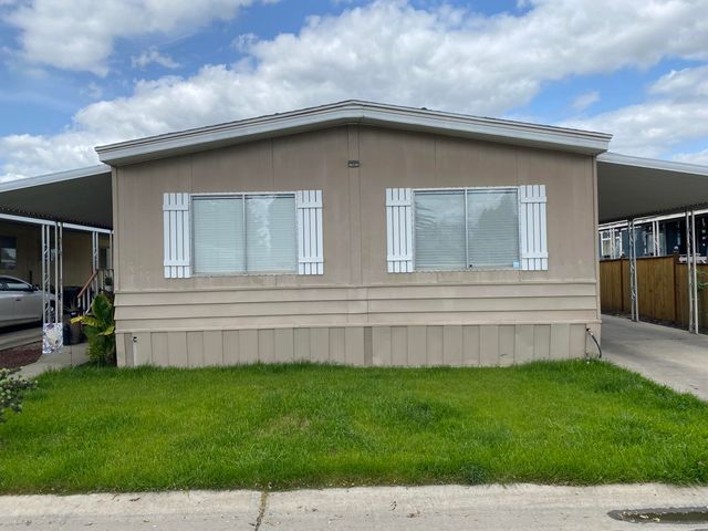 5505 W Tulare Ave 379, Visalia, CA 93277