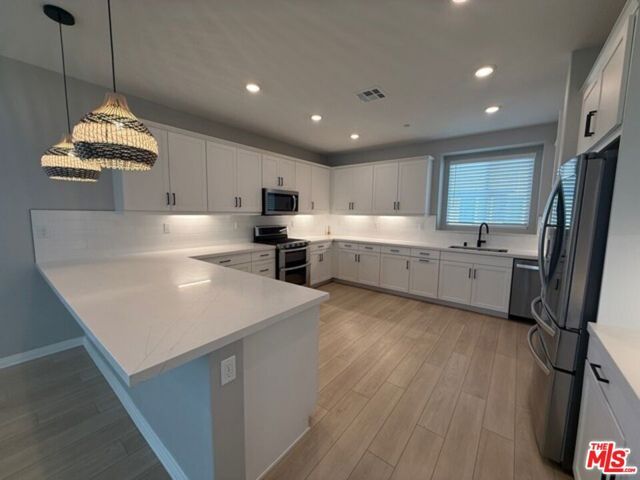 782 Daniel Freeman Circle, Inglewood, CA 90301