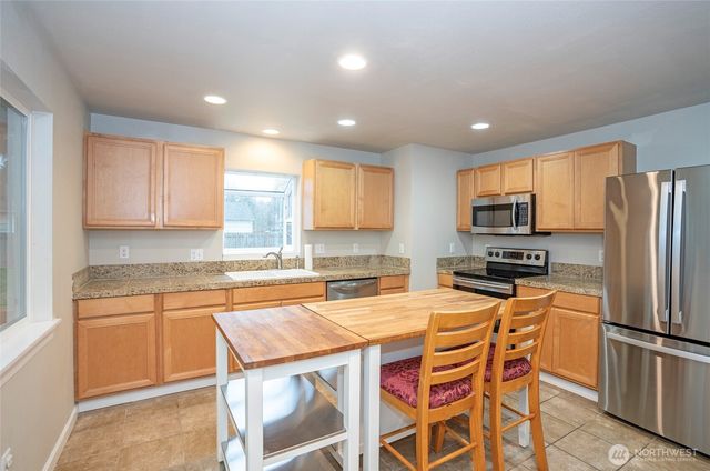 407 18th Street SW, Puyallup, WA 98371