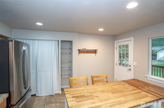 407 18th Street SW, Puyallup, WA 98371