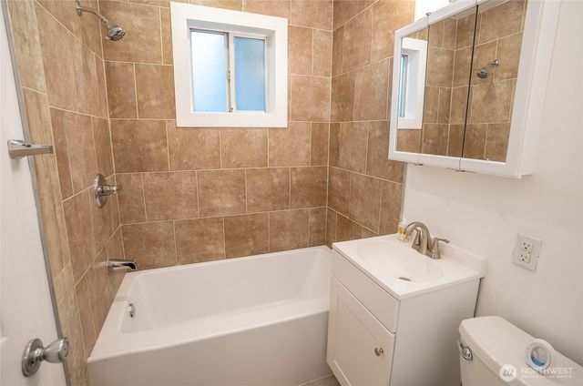 407 18th Street SW, Puyallup, WA 98371