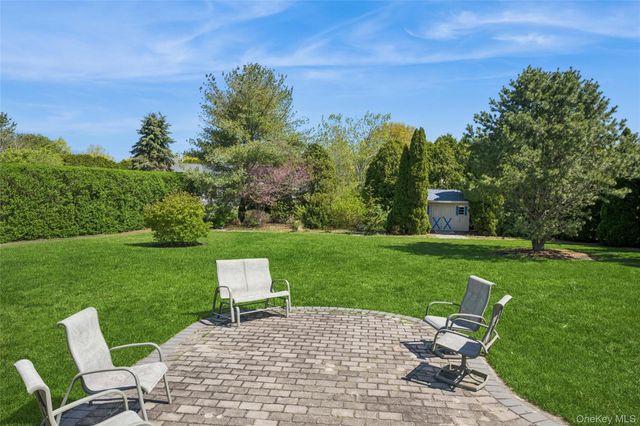 82 Jakes Lane, Baiting Hollow, NY 11933