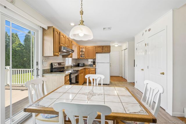 82 Jakes Lane, Baiting Hollow, NY 11933