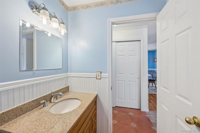 82 Jakes Lane, Baiting Hollow, NY 11933