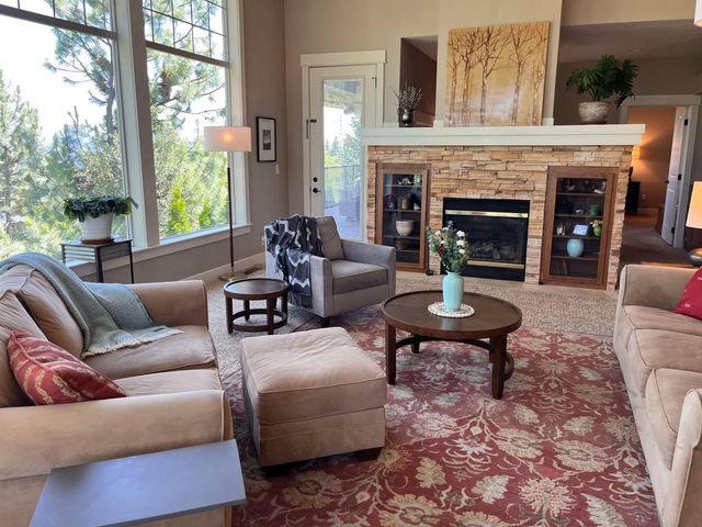 10532 EDNA Ln, Spokane, WA 99218