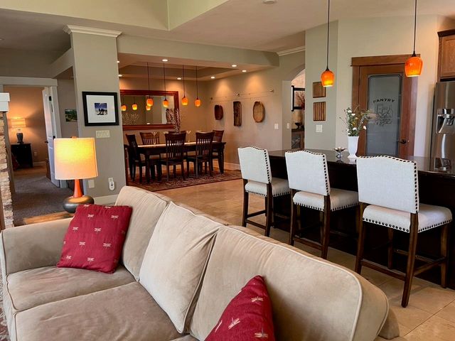 10532 EDNA Ln, Spokane, WA 99218