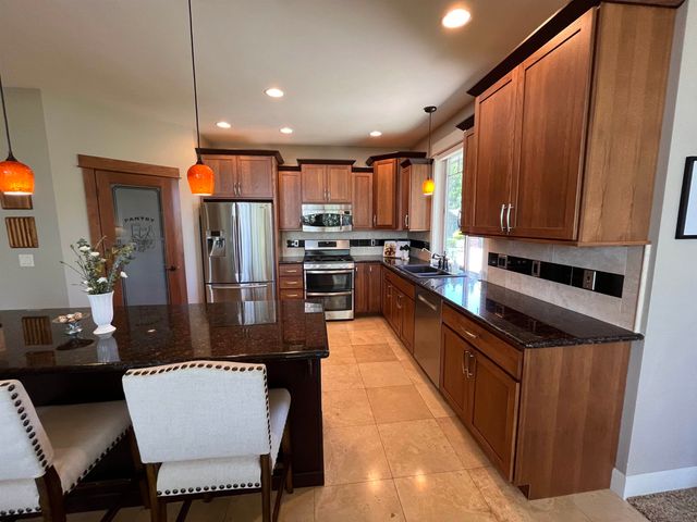 10532 EDNA Ln, Spokane, WA 99218