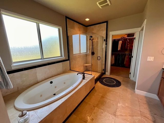 10532 EDNA Ln, Spokane, WA 99218