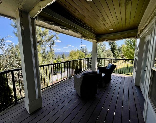 10532 EDNA Ln, Spokane, WA 99218