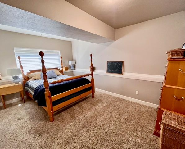 10532 EDNA Ln, Spokane, WA 99218