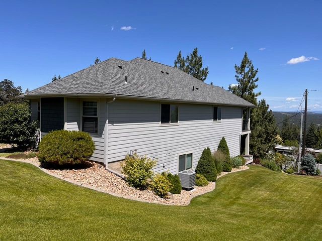 10532 EDNA Ln, Spokane, WA 99218