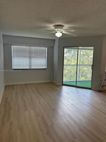 1001 SW 128th Ter 404B, Pembroke Pines, FL 33027