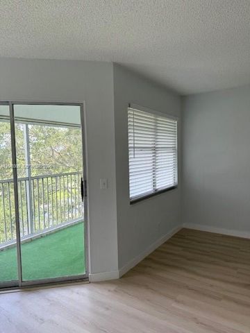 1001 SW 128th Ter 404B, Pembroke Pines, FL 33027