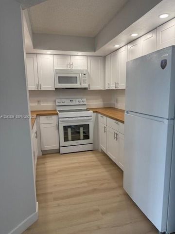 1001 SW 128th Ter 404B, Pembroke Pines, FL 33027