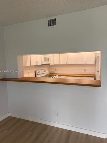 1001 SW 128th Ter 404B, Pembroke Pines, FL 33027