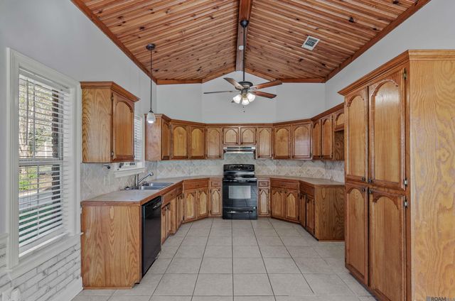 3508 Ash St, Zachary, LA 70791