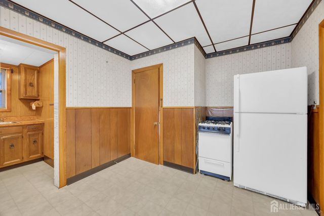 7 Leonardine Avenue, South River, NJ 08882