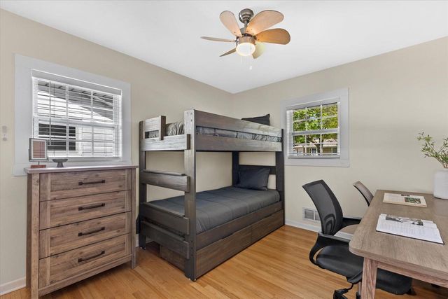 2517 Armour AVENUE, Saint Francis, WI 53235