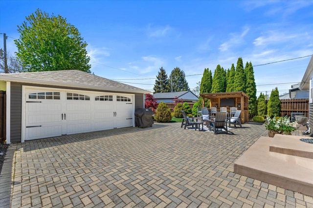 2517 Armour AVENUE, Saint Francis, WI 53235