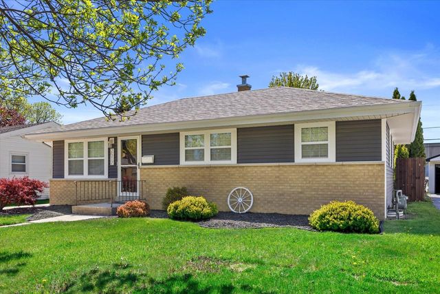 2517 Armour AVENUE, Saint Francis, WI 53235