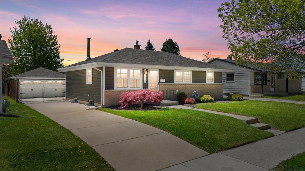 2517 Armour AVENUE, Saint Francis, WI 53235