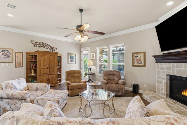 2038 Clive Drive, Granbury, TX 76048