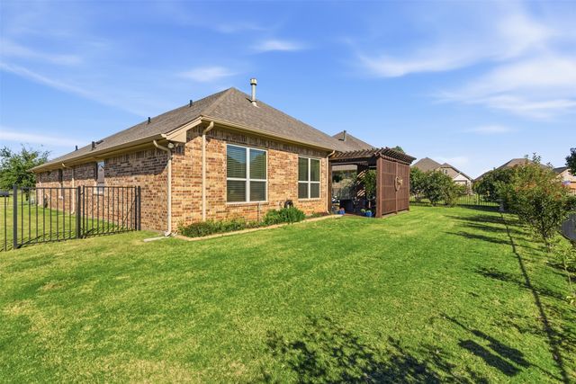 2038 Clive Drive, Granbury, TX 76048