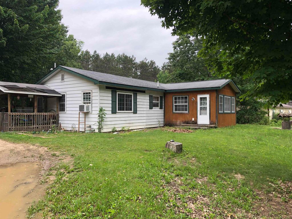 6090 Silver Lake Drive, Lake, MI 48632