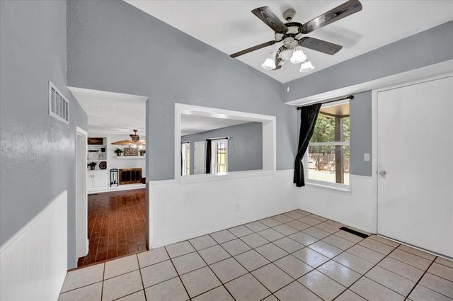 1017 Linn Lane, Yukon, OK 73099