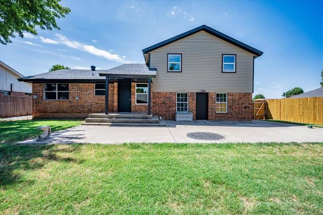 1017 Linn Lane, Yukon, OK 73099