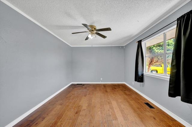 1017 Linn Lane, Yukon, OK 73099