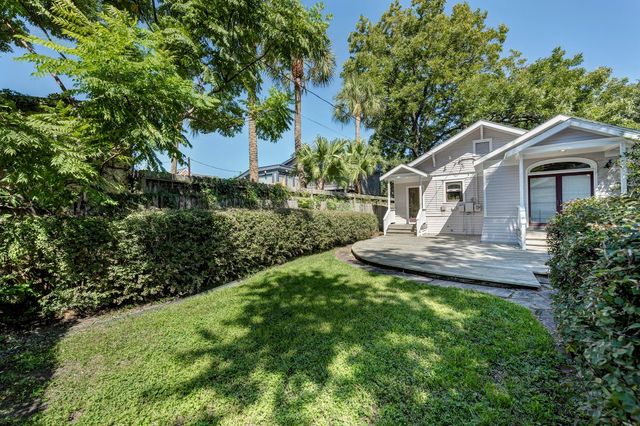 1403 Bonnie Brae, Houston, TX 77006
