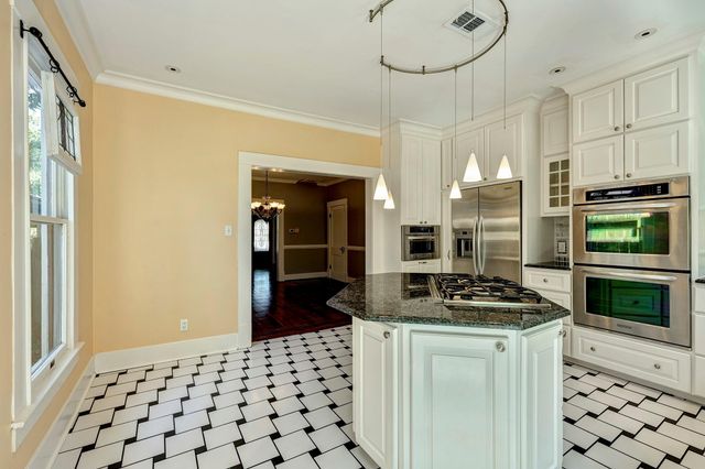 1403 Bonnie Brae, Houston, TX 77006