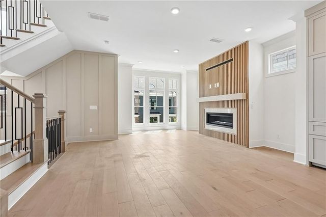2275 Park Walke Drive, Alpharetta, GA 30009