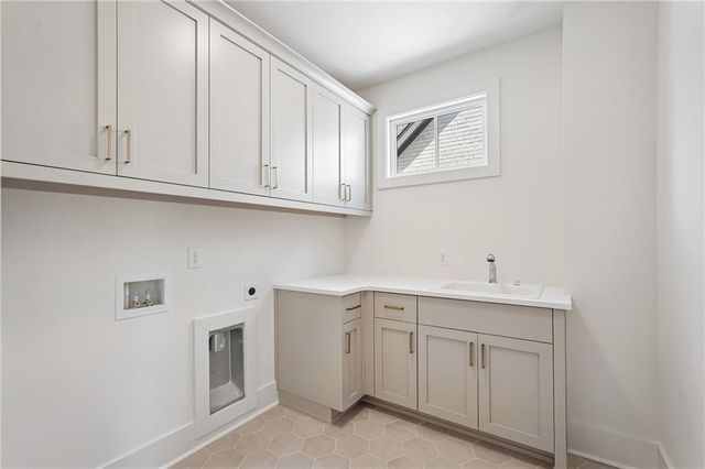 2275 Park Walke Drive, Alpharetta, GA 30009