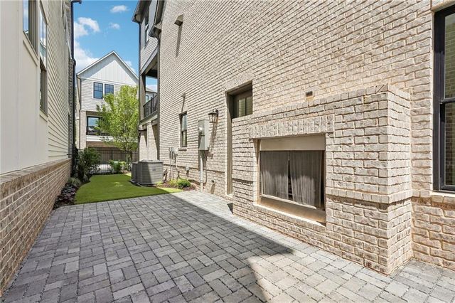 2275 Park Walke Drive, Alpharetta, GA 30009