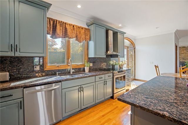 25 linfield Circle, Lincoln, RI 02865