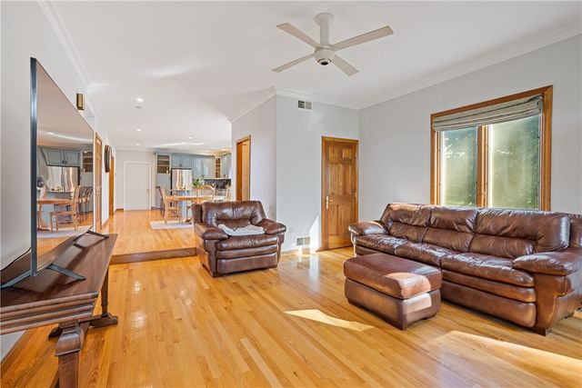 25 linfield Circle, Lincoln, RI 02865