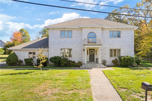 25 linfield Circle, Lincoln, RI 02865