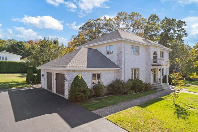 25 linfield Circle, Lincoln, RI 02865