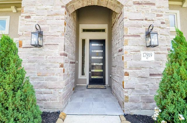 17919 San Gabriel Glen Drive, Cypress, TX 77433