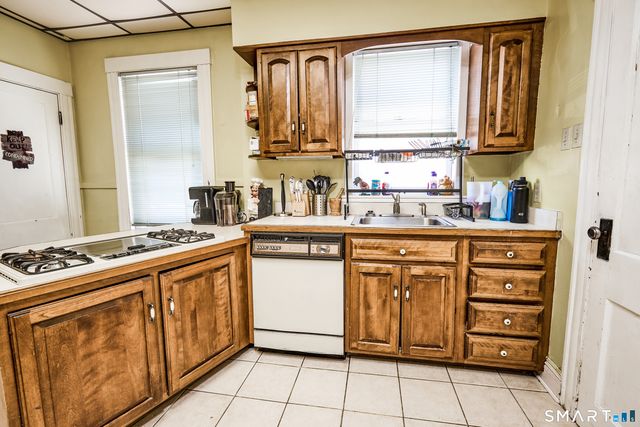 74 Harlem Avenue, Bridgeport, CT 06606