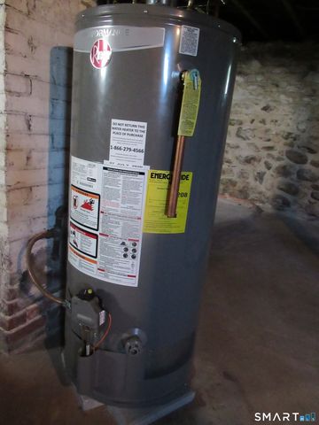 74 Harlem Avenue, Bridgeport, CT 06606