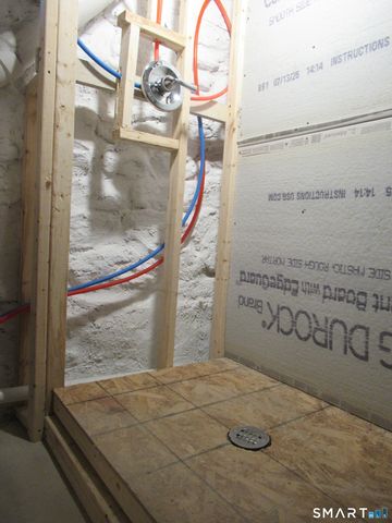 74 Harlem Avenue, Bridgeport, CT 06606