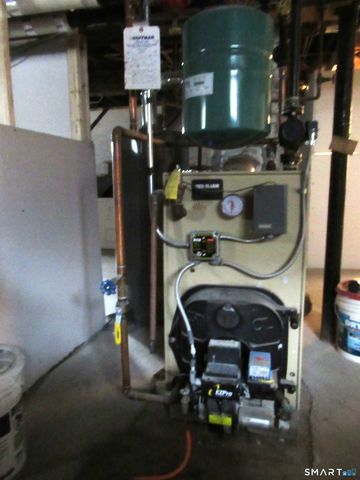 74 Harlem Avenue, Bridgeport, CT 06606