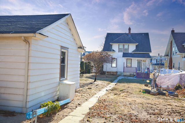 74 Harlem Avenue, Bridgeport, CT 06606